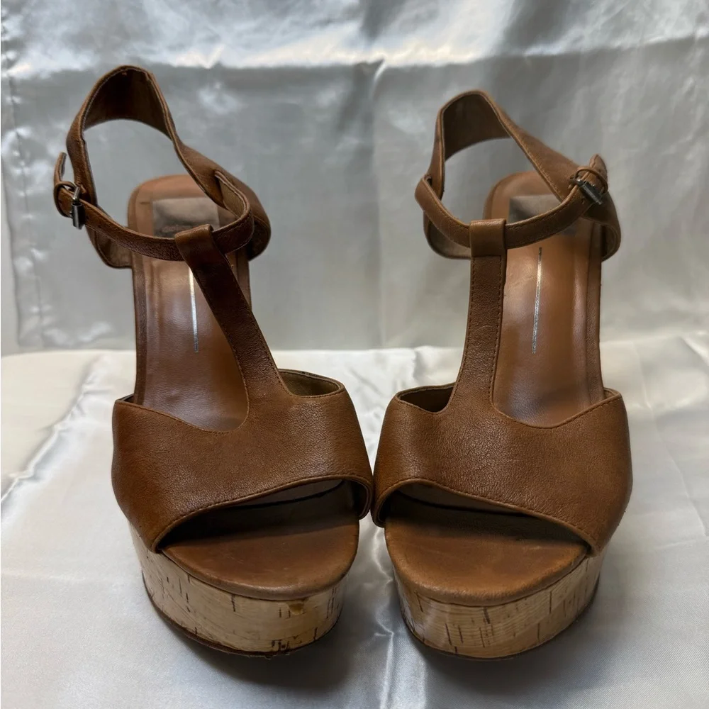 Rocker Chic Dolce Vita Platform T Strap Sandals Baddie Brn Leather & Cork Heel